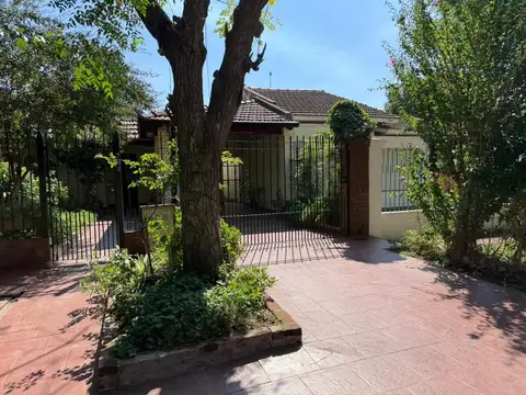 Venta de casa en san vicente - 4 ambientes