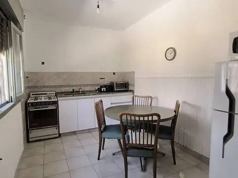 Venta casa bernal oeste amplio lote quilmes