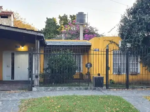 Casa 3 ambientes - moreno