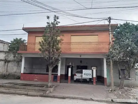Casa multifamiliar a refaccionar. villa tesei. hurlingham