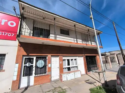 Venta en block 4 departamentos y 2 locales
