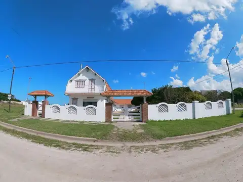Casa de 4 ambientes - santa elena - mar chiquita