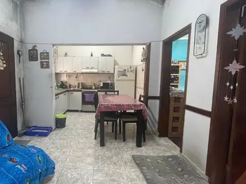 Venta de 2 casas de 3 amb cada una 8,66x 27,71 mts