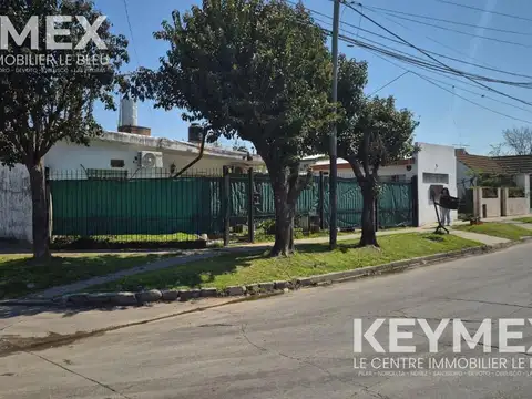 Casa con departamento apto credito