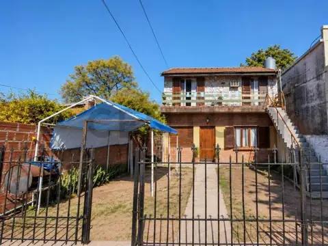 Venta casa multifamiliar con 3 viviendas y parque | 374 m² de terreno