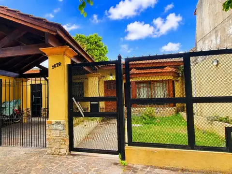 Casa 3 amb venta banfield con fondo garage quincho
