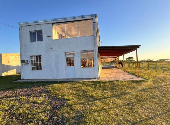 Casa · 248m² · 6 Ambientes