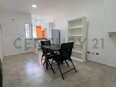 Venta departamento 2 ambientes reciclado a nuevo con cochera y patio en jose c paz