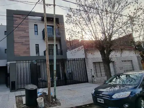 En venta en el palomar departamento de 1 ambiente con balcon corrido f: 9109