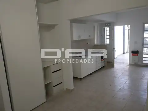 Venta departamento 1 ambiente divisible en planta baja al frente con cochera/patio