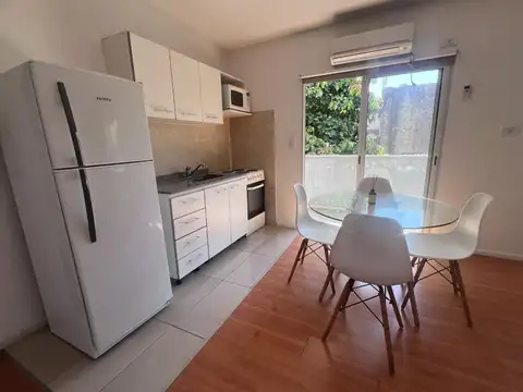 Venta dpto 1 ambiente divisible con balcon caseros