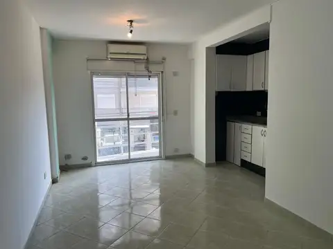 Venta de departamento 2 ambientes al frente en caseros norte