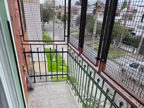 Departamento  1er piso tres ambientes  muy bonito