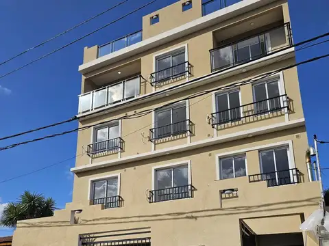 Departamento de amb. a estrenar con cochera