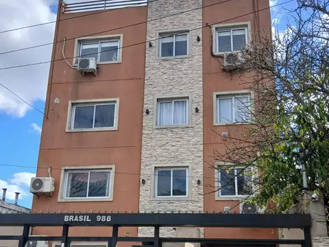 Departamento 2 ambientes con cochera en venta en villa sarmiento