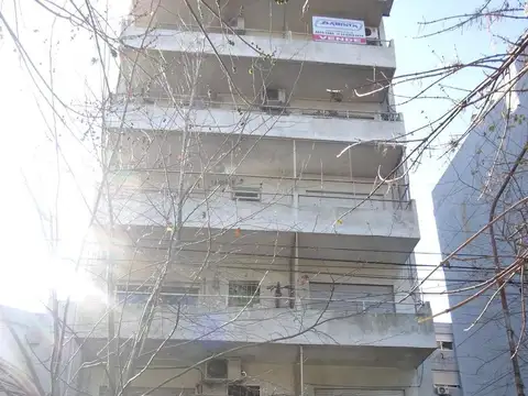 Departamento | venta | 2 ambientes | ramos mejía | cochera | frente a la plaza