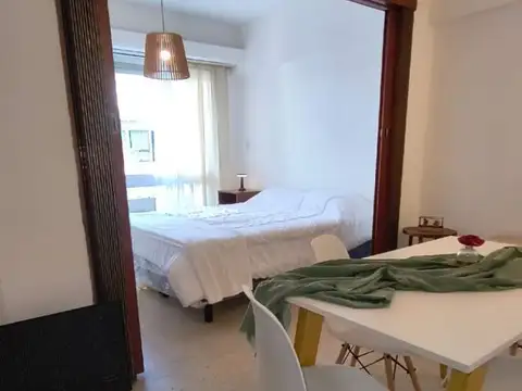 Monoambiente en venta con balcón al frente - antigua terminal