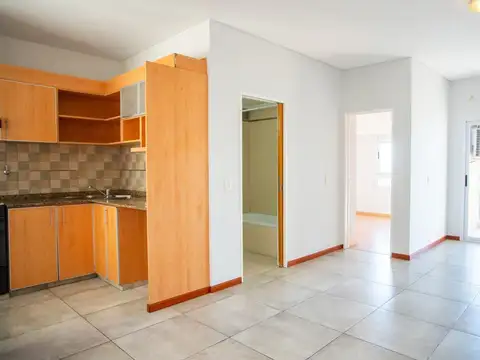 Venta excelente departamento 2 ambientes con balcón en morón sur