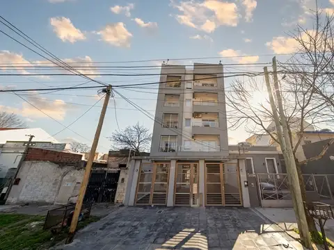 Lindo monoambiente al frente c/ balcón en 4° piso - urquiza 3153, lanús oeste