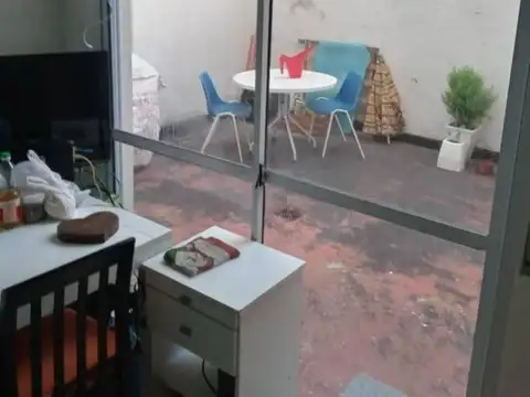 Venta de departamento 2 ambientes con patio