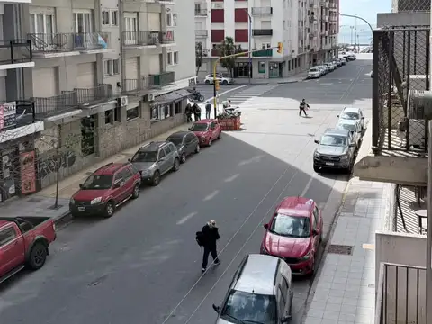 Departamento de 1 amb a la calle con balcon