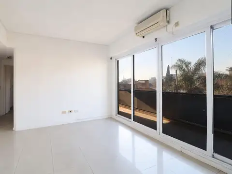 Semipiso 2 ambientes balcón cochera lanus