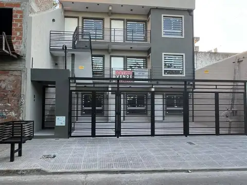Departamento 2 amb -  pb al frente - con cochera y patio - entrega inmediata
