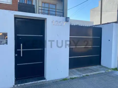 Departamento un dormitorio con cochera en venta - posible apto banco