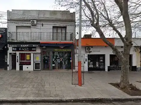 Local sobre avenida