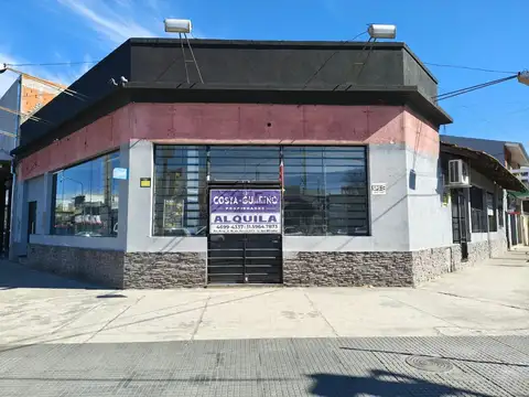 Local de 150m² ubicado en esquina avenida juan manuel de rosas y palacios