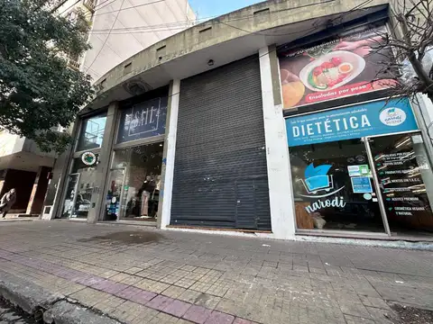 Local comercial con patio alquiler la plata centro