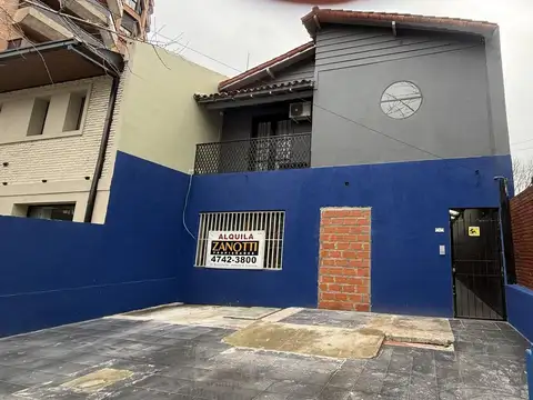 Local en  acassuso