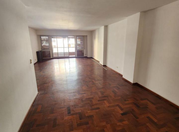 Departamento · 210m² · 7 Ambientes · 1 Cochera