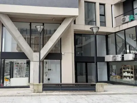 Local comercial + 2 cocheras en escobar centro