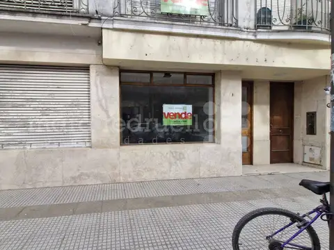 Venta local  calle libres del sur chascomus