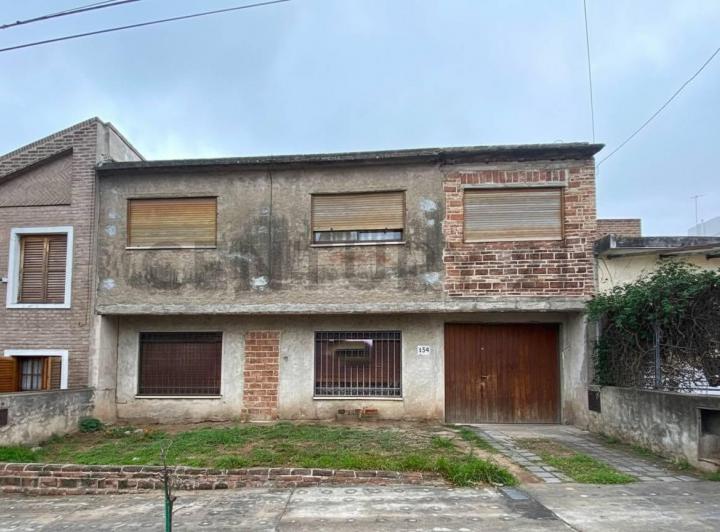Casa · 278m² · 7 Ambientes · 3 Cocheras