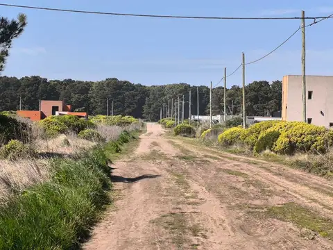 Venta lote 400 mts2 en 167 y 56 necochea