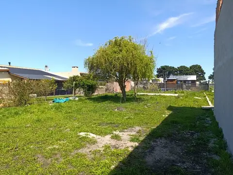 Venta lote en felix u. camet de 420 m²