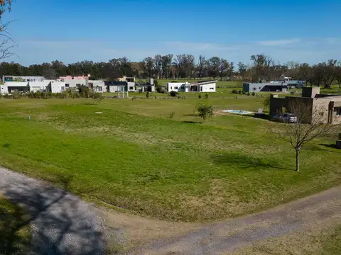 Terreno en venta en esquina la asuncion club de campo uf 106