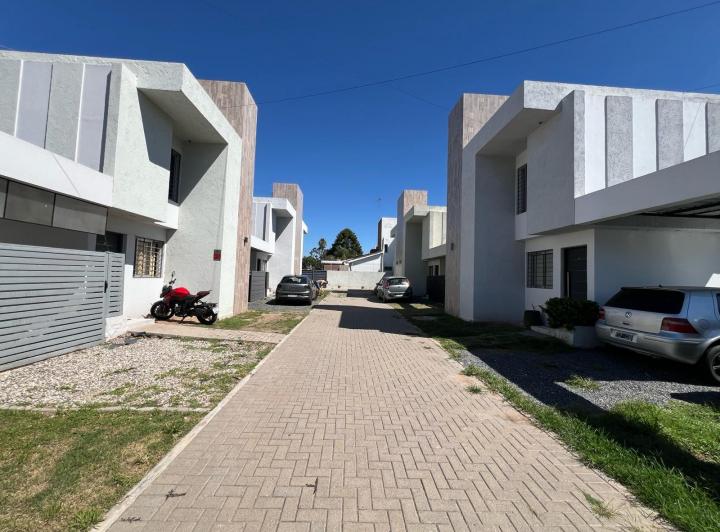 Casa · 90m² · 3 Ambientes · 1 Cochera