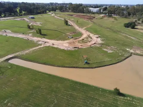 Lote a laguna en barrio privado zárate golf park