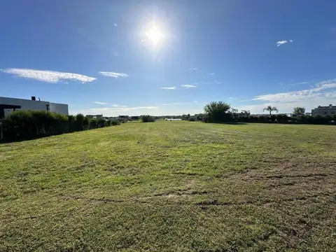 Venta lote frente espejo agua area11 san sebastian