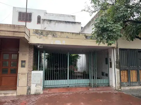 Venta, casa 2 plantas, barrio centro
