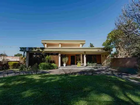 Venta casa de categoria avenida mate de luna 3050
