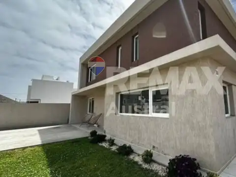 Alquiler casa 3 dorm tierra joven pileta y quincho