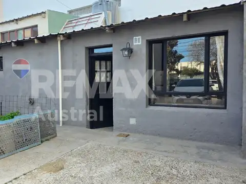 2 casas  av. kennedy y roca