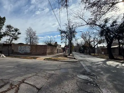 Vende lote en esquina godoy cruz