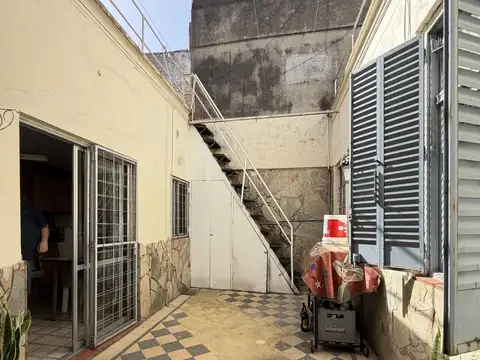 Casa de 1 dormitorio   comodin con patio terraza y parrillero