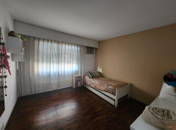 Casa · 270m² · 3 Ambientes · 2 Cocheras