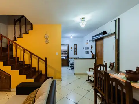 Venta casa 5 amb. c/doble cochera - v. devoto
